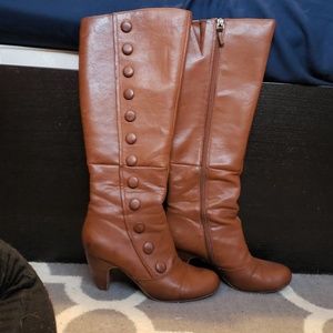Crown Vintage Lani boots in Cognac